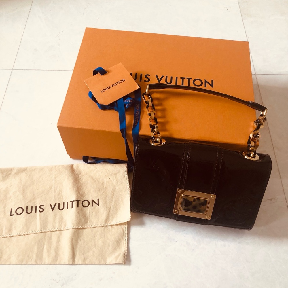 Louis Vuitton Patent Vernis Amarante Shoulder- Handbag with Gold Hardware - Picture 4 of 11